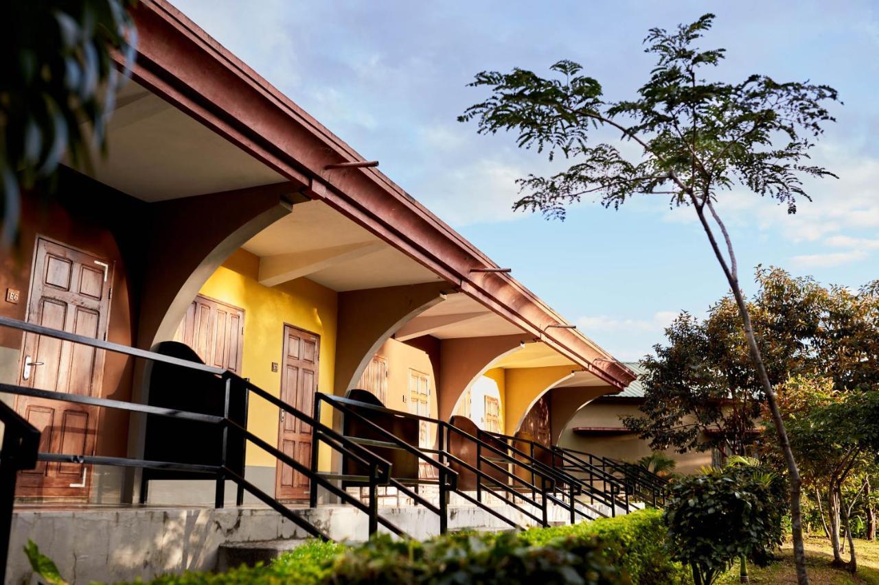 Andasibe Lemurs Lodge Экстерьер фото